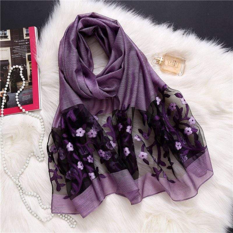 Foulard avec des fleurs en soie et coton