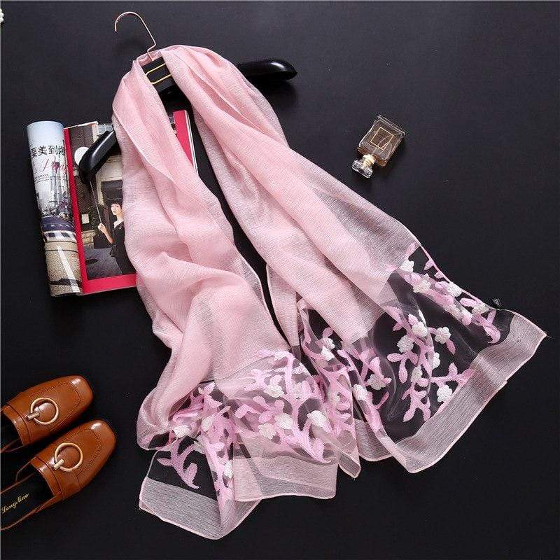 Foulard avec des fleurs en soie et coton