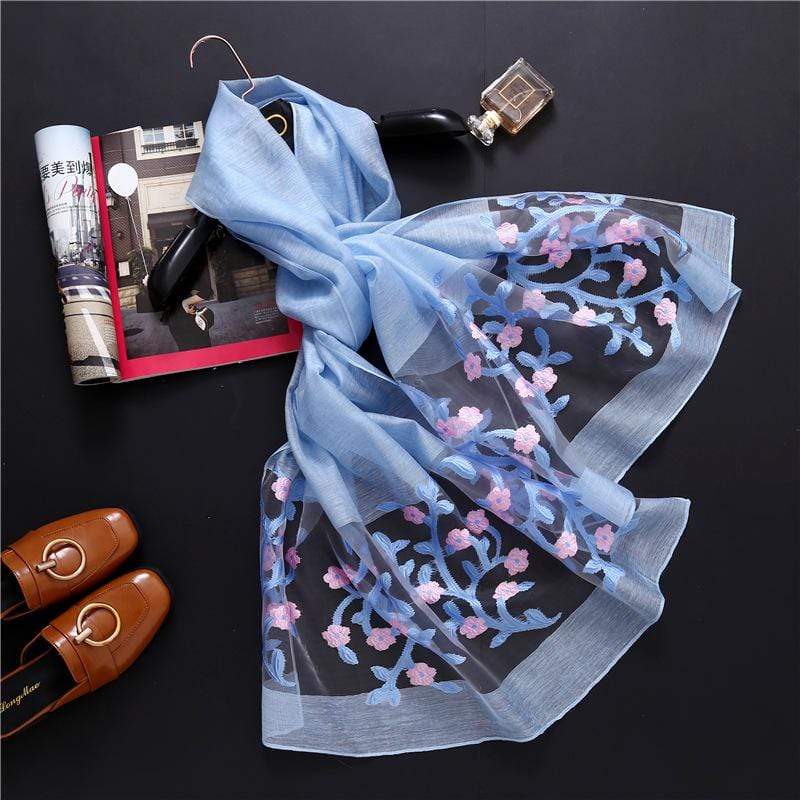 Foulard avec des fleurs en soie et coton