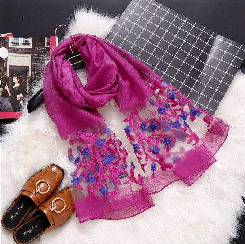 Foulard avec des fleurs en soie et coton