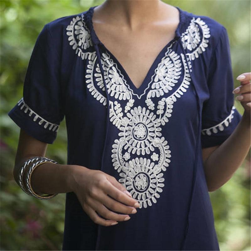 Tunique d'été bleue en soie