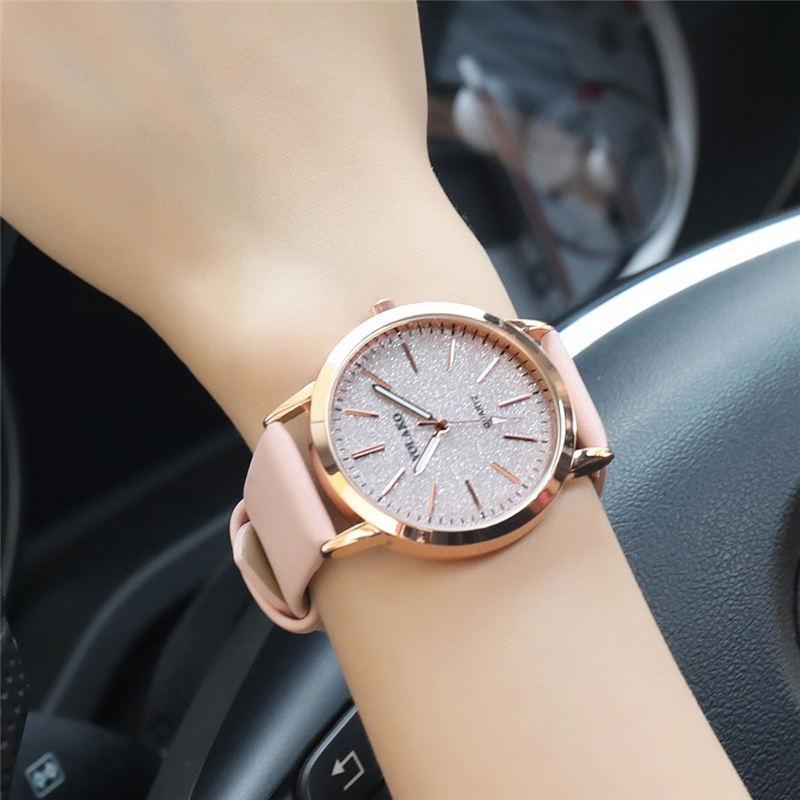 Montre simple en cuir
