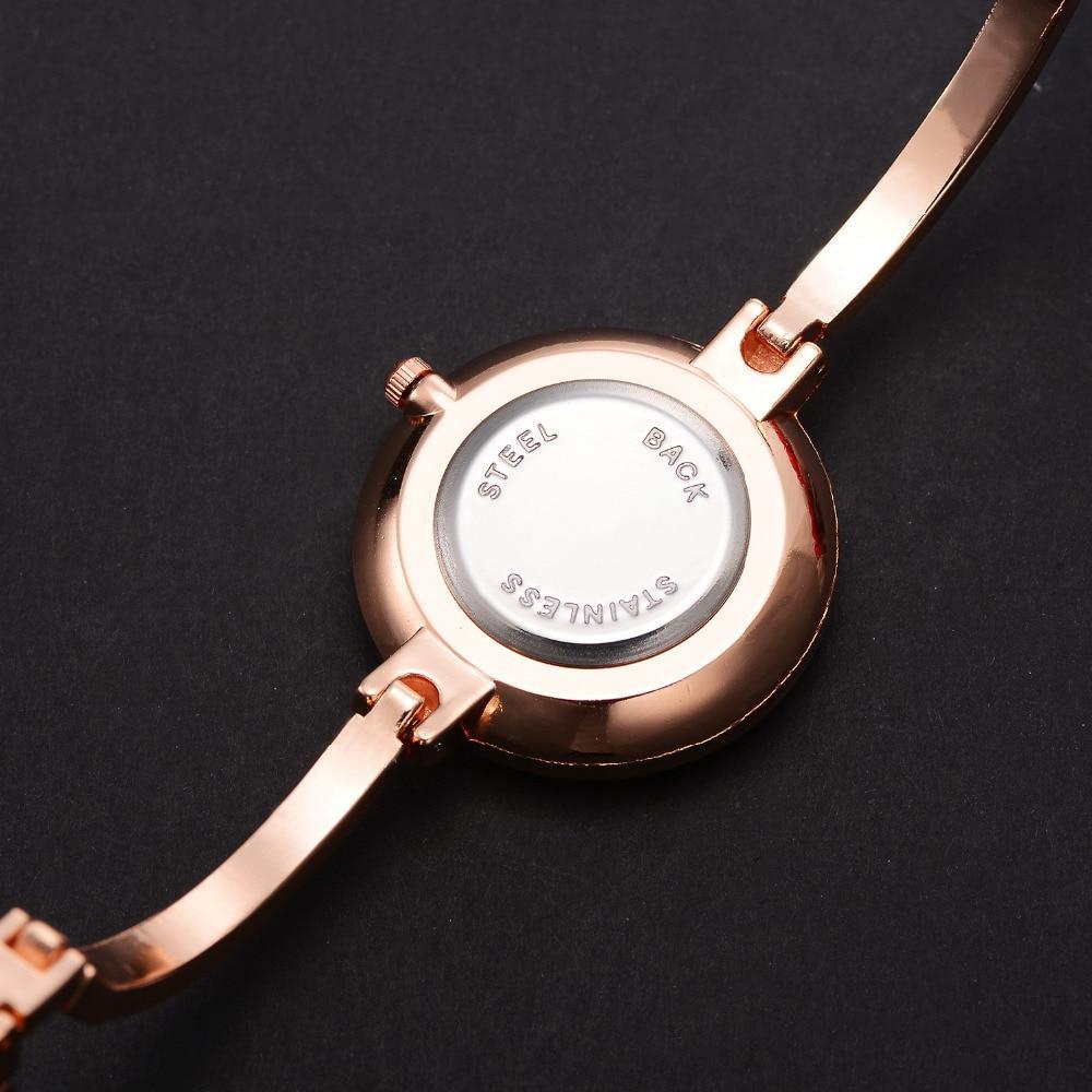Montre au bracelet fin