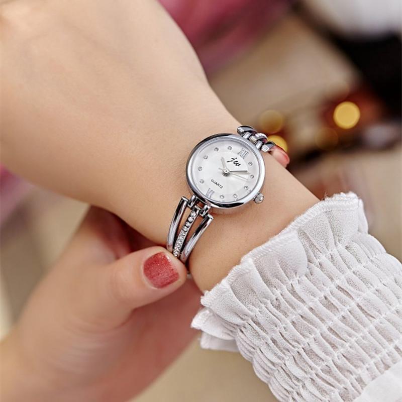 Montre fine pour femme