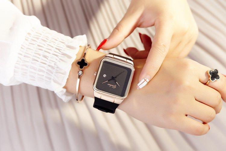 Montre carré