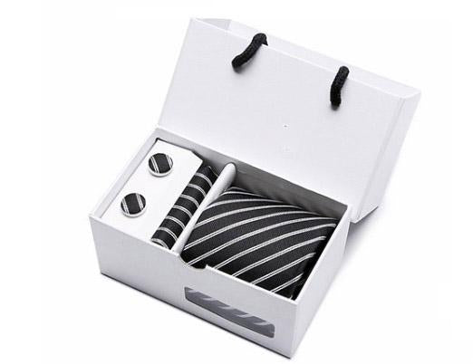 Coffret cadeau - Cravate Noire en Soie