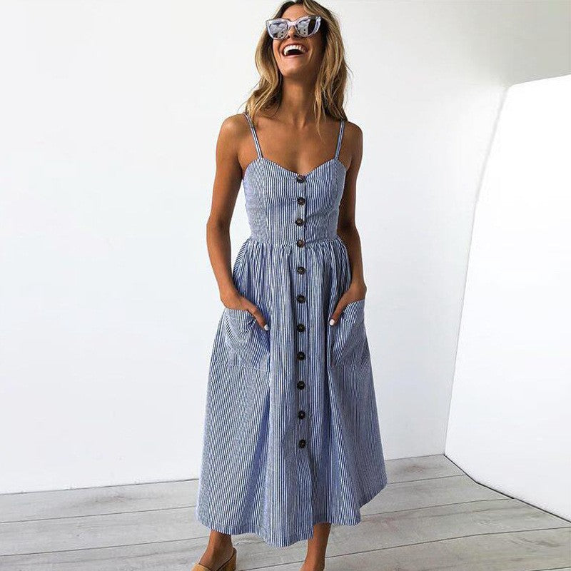 Robe d'été à rayures avec boutons