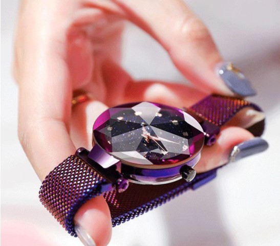 Montre femme au bracelet aimanté