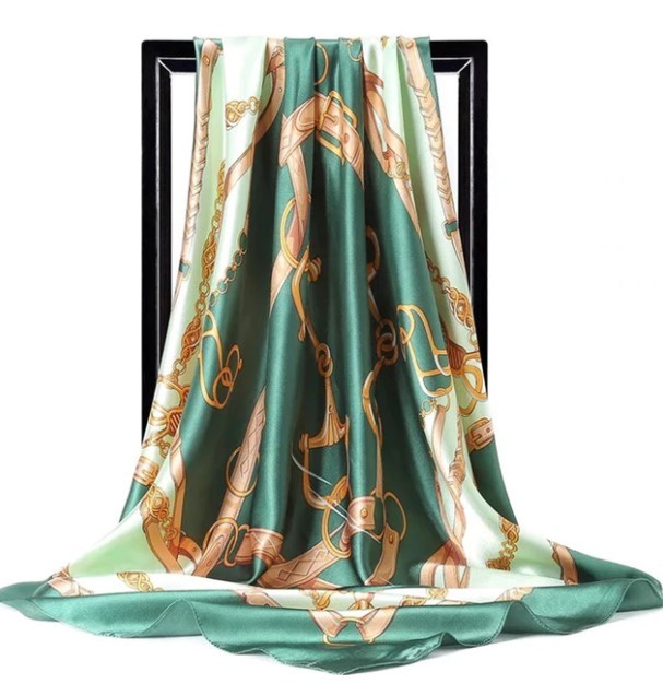 Foulard en soie élégant avec imprimés
