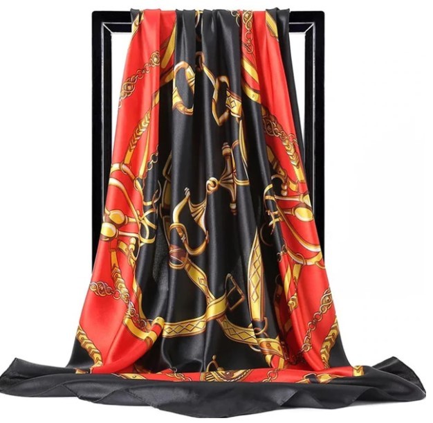 Foulard en soie élégant avec imprimés
