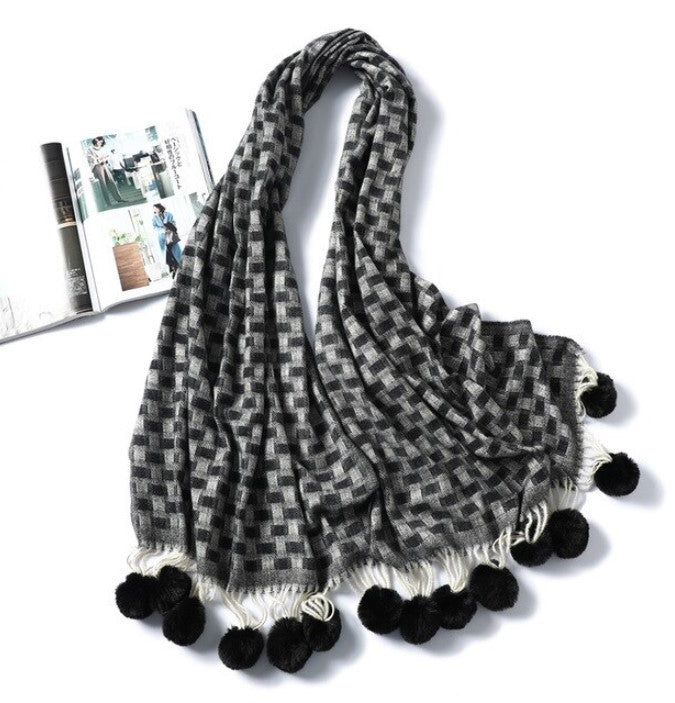 Echarpe en cachemire avec pompons