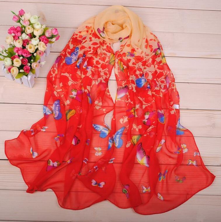 Foulards aux motifs papillons