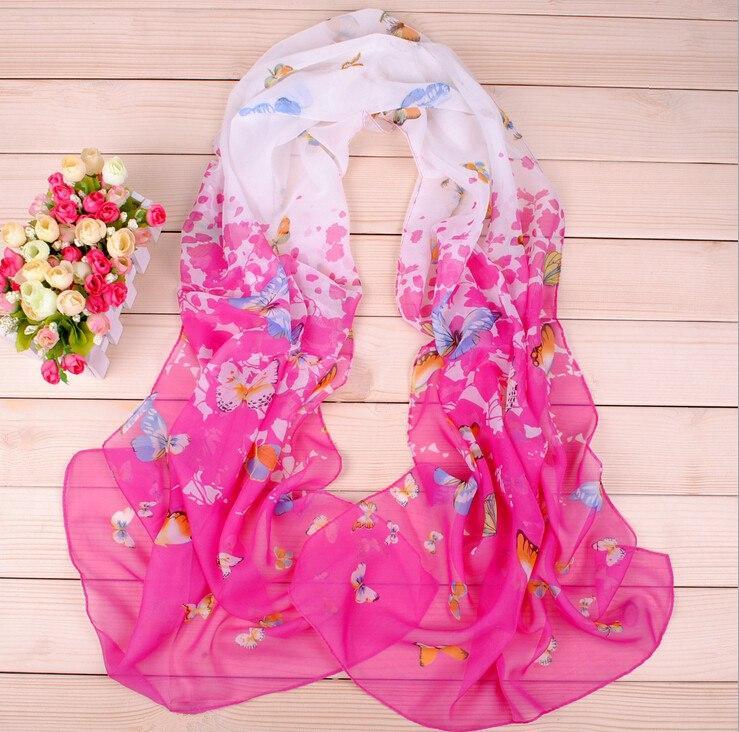 Foulards aux motifs papillons