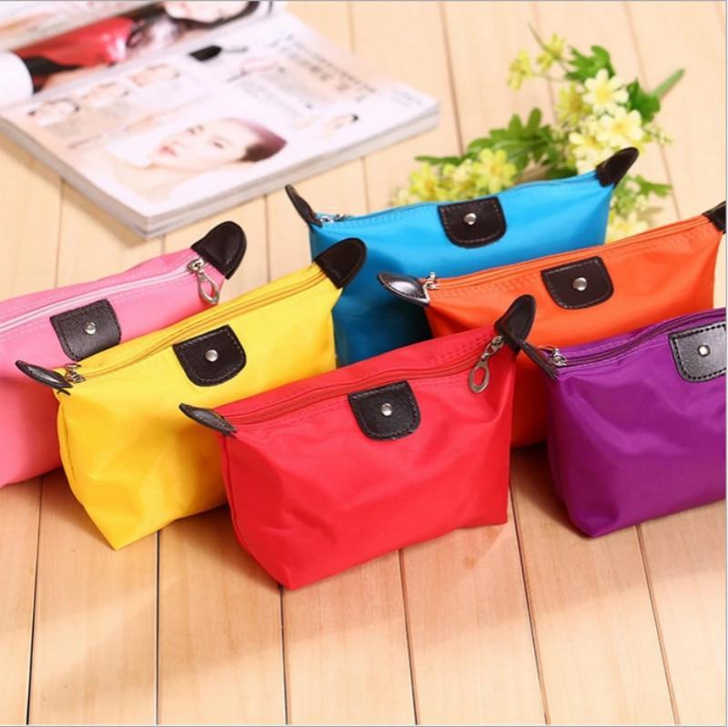 Pochettes maquillage aux couleurs unies
