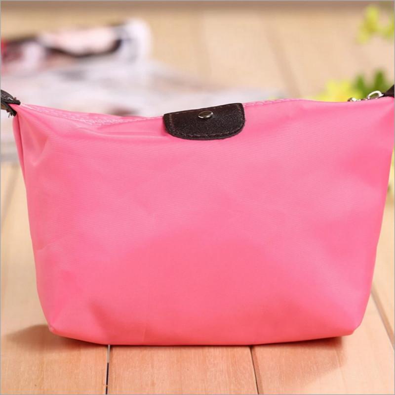 Pochettes maquillage aux couleurs unies