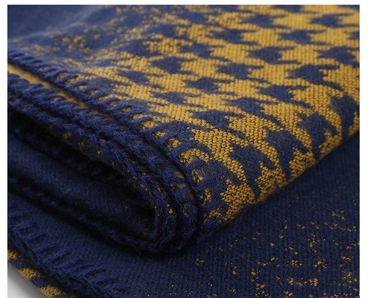 Poncho en cachemire quadrillé